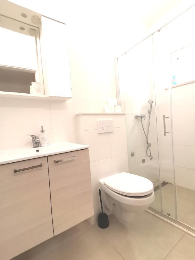 Superior Apt, 4 Rooms, 4 Bathrooms Promajna Exterior photo